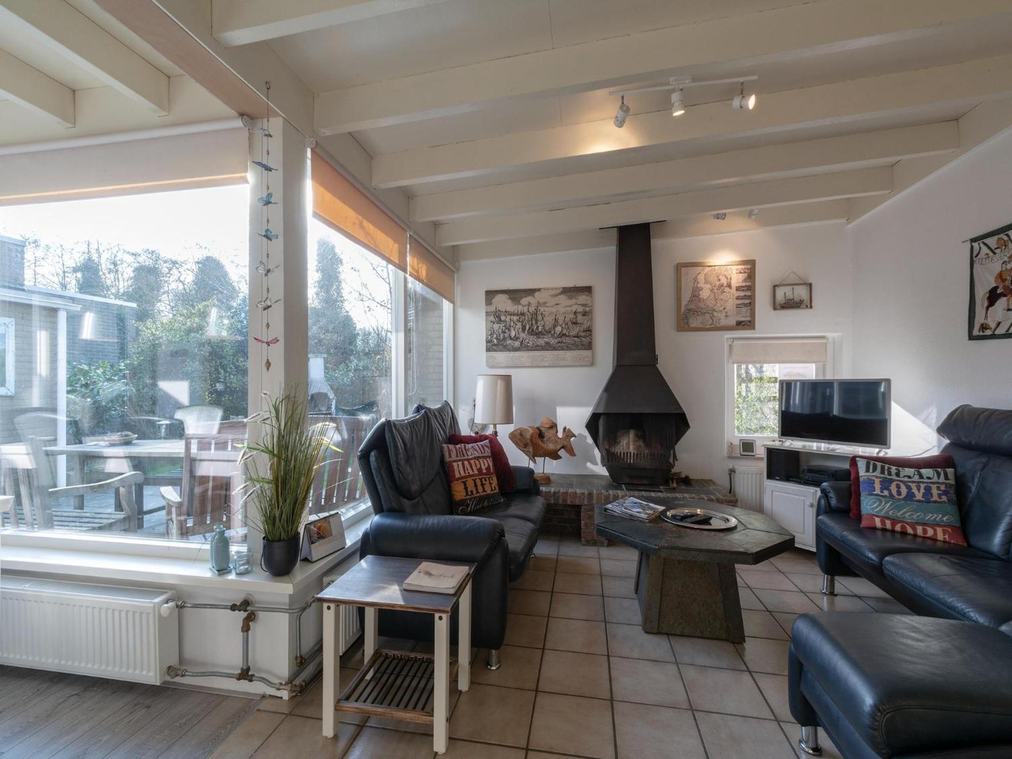 Stylish Bungalow With A Large Garden Sint Maartensvlotbrug المظهر الخارجي الصورة