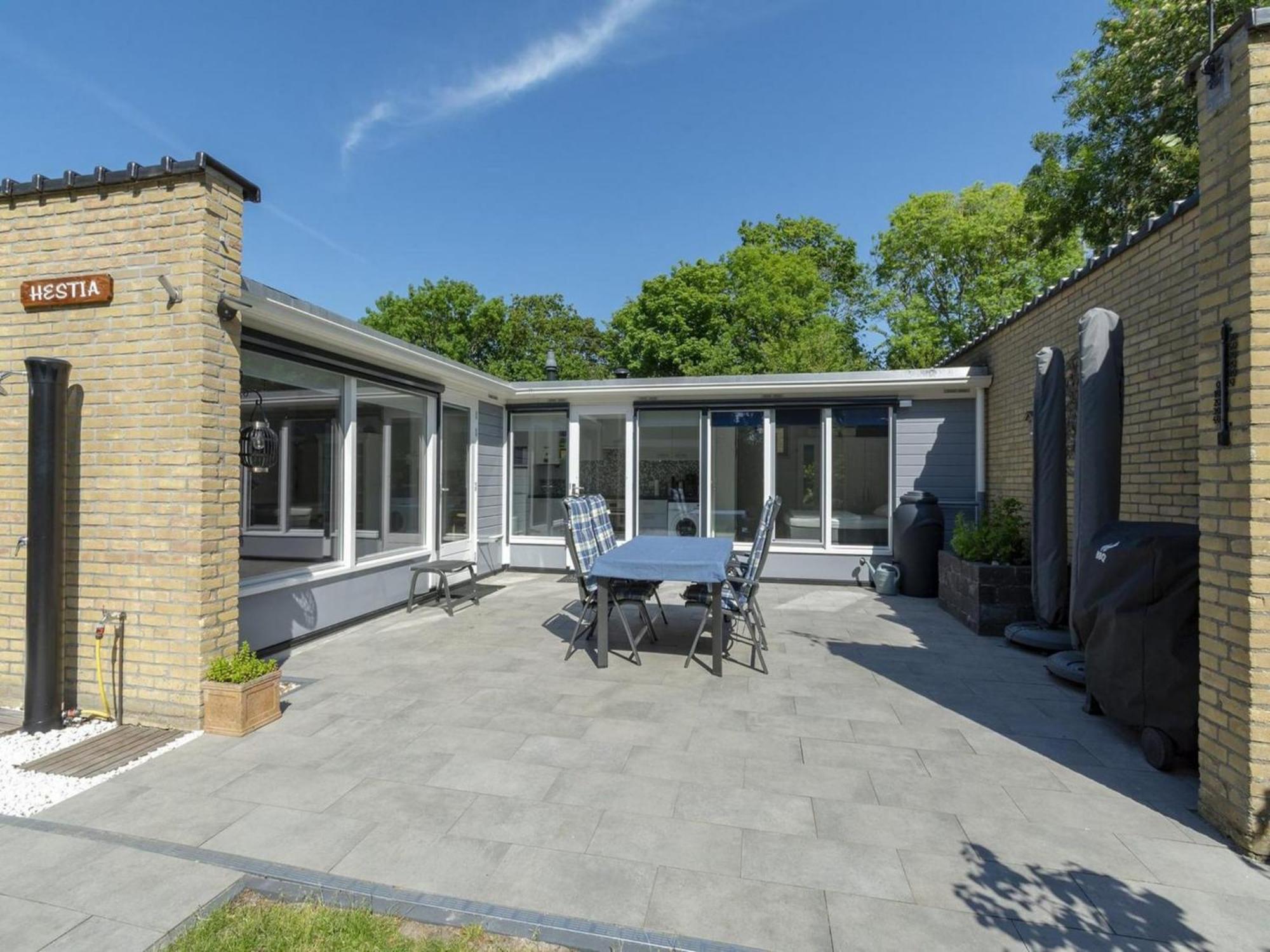 Stylish Bungalow With A Large Garden Sint Maartensvlotbrug المظهر الخارجي الصورة