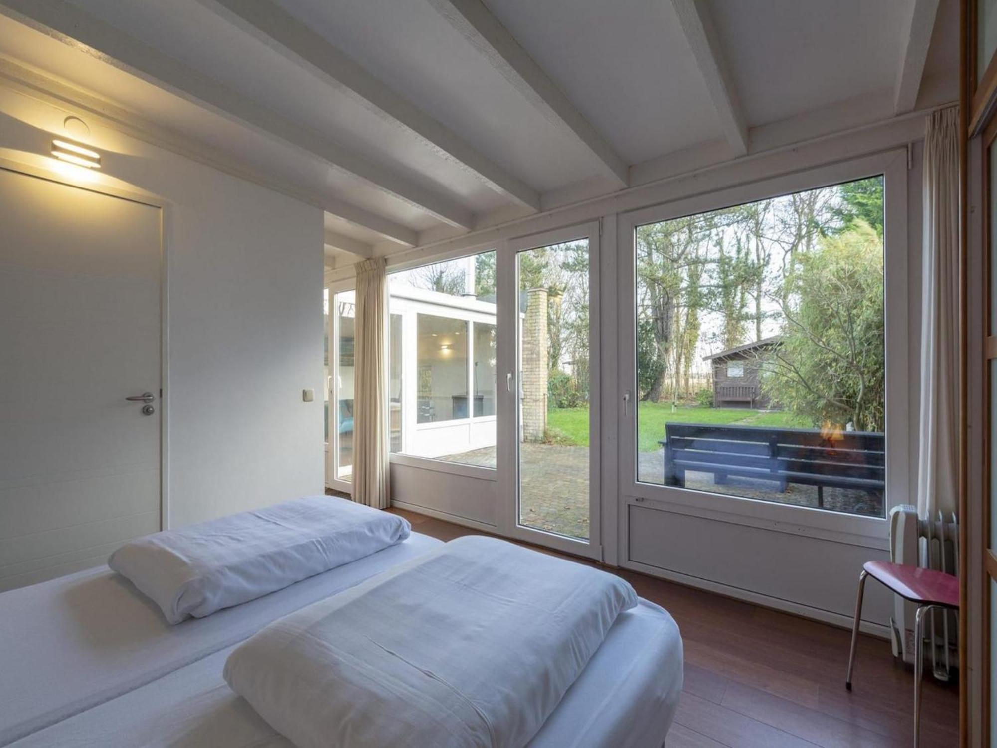 Stylish Bungalow With A Large Garden Sint Maartensvlotbrug المظهر الخارجي الصورة