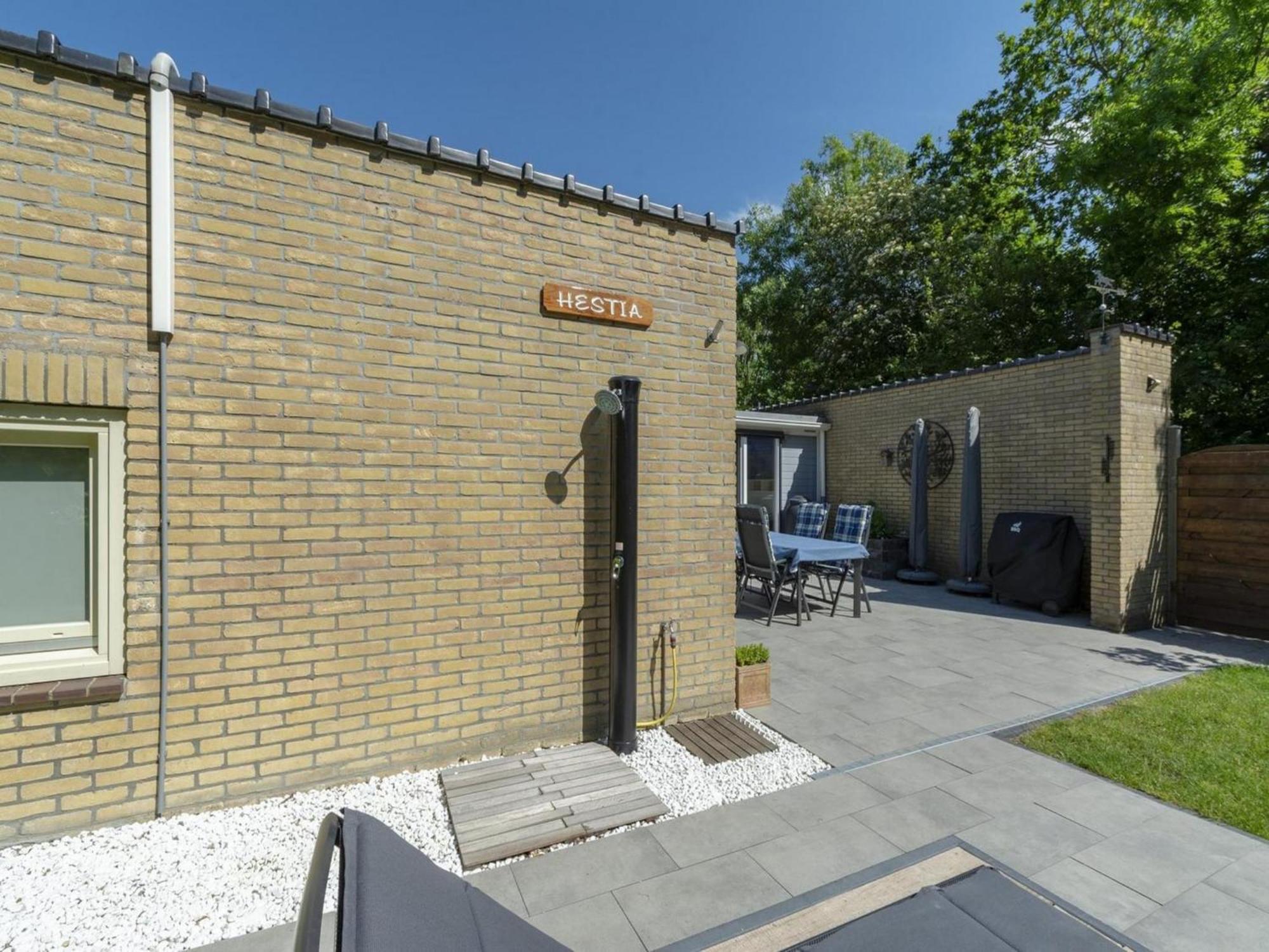 Stylish Bungalow With A Large Garden Sint Maartensvlotbrug المظهر الخارجي الصورة
