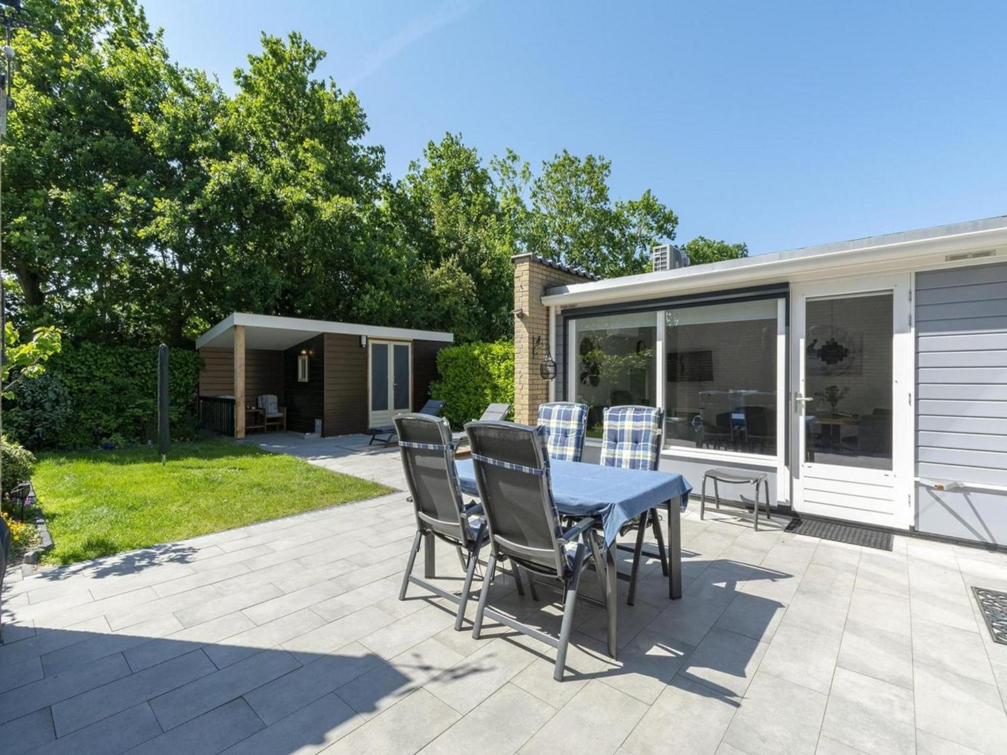Stylish Bungalow With A Large Garden Sint Maartensvlotbrug المظهر الخارجي الصورة