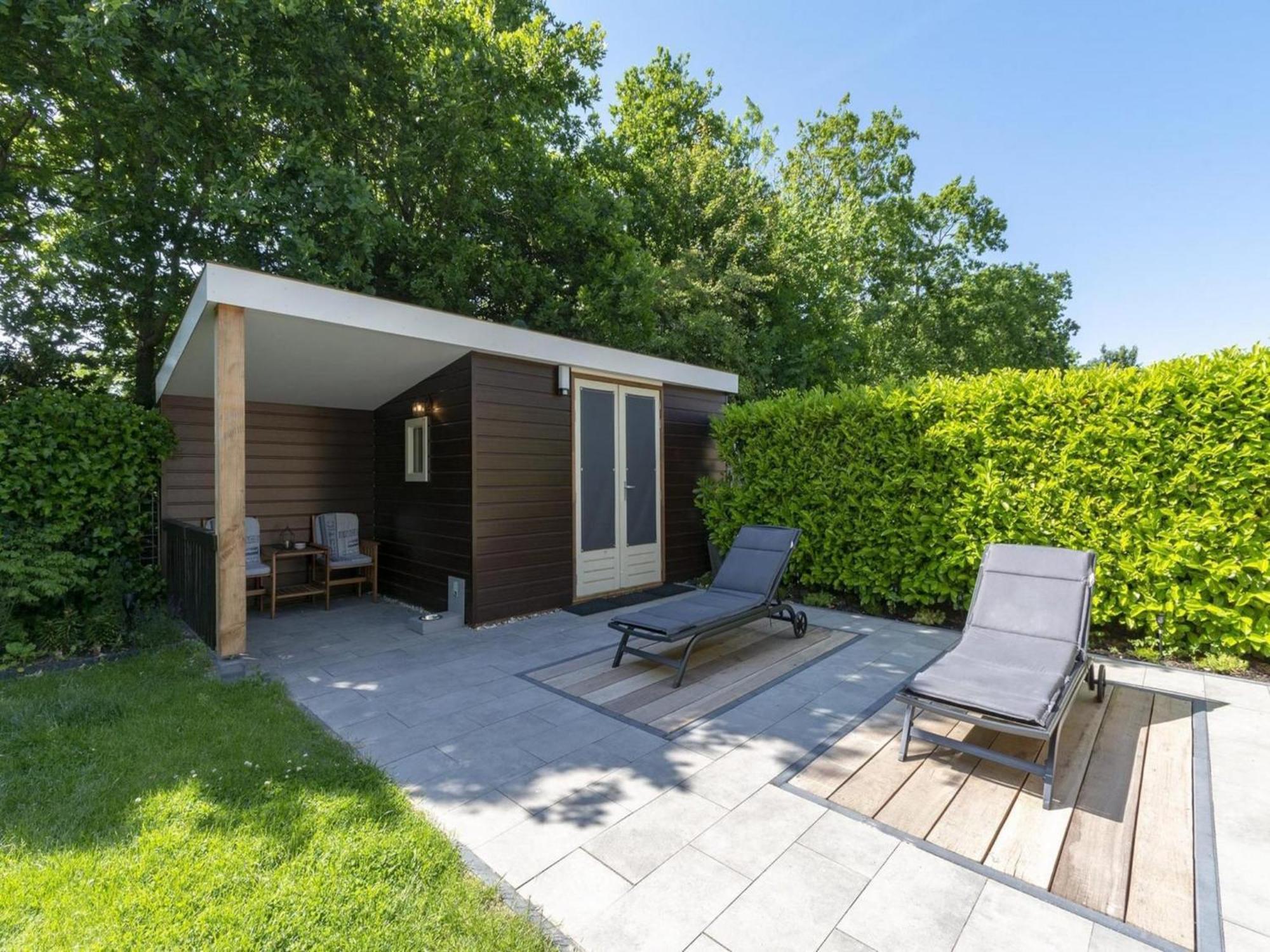 Stylish Bungalow With A Large Garden Sint Maartensvlotbrug المظهر الخارجي الصورة