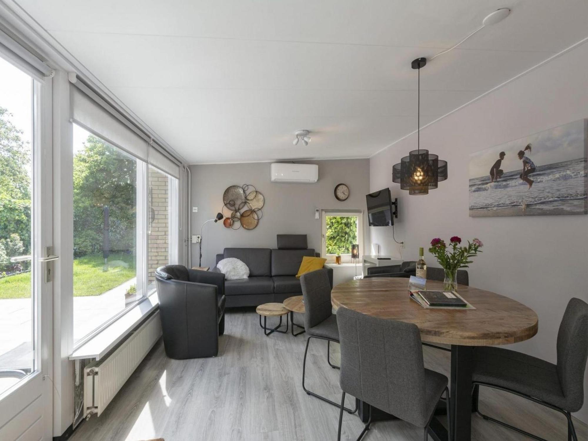 Stylish Bungalow With A Large Garden Sint Maartensvlotbrug المظهر الخارجي الصورة