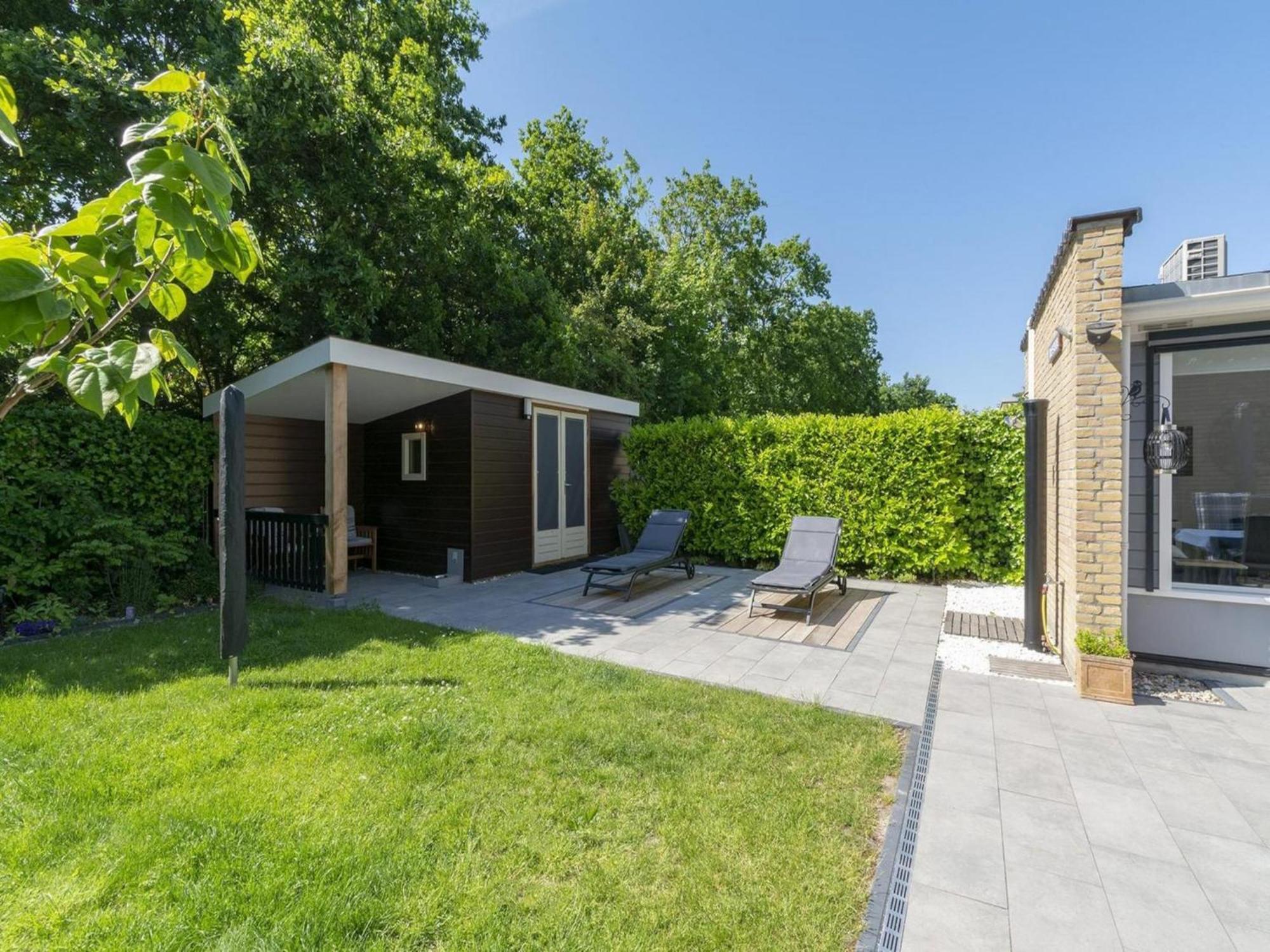 Stylish Bungalow With A Large Garden Sint Maartensvlotbrug المظهر الخارجي الصورة