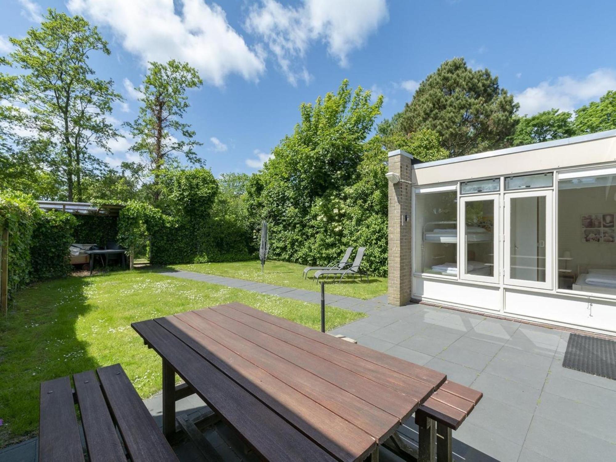 Stylish Bungalow With A Large Garden Sint Maartensvlotbrug المظهر الخارجي الصورة
